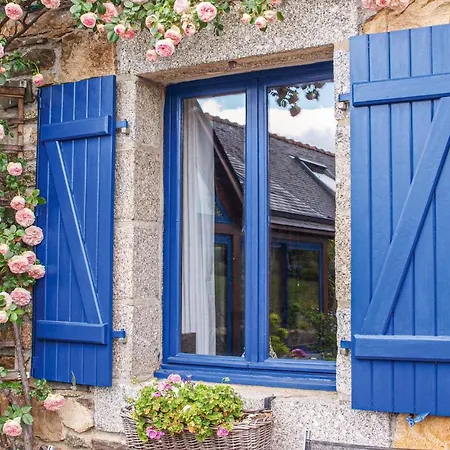 Holiday home Cozy In Trezelan-begard With Kitchen Trezelan
