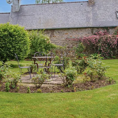 Cozy In Trezelan-begard With Kitchen Holiday home