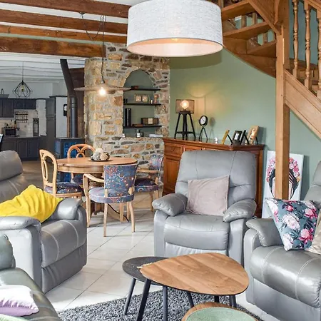 Holiday home Cozy In Trezelan-begard With Kitchen